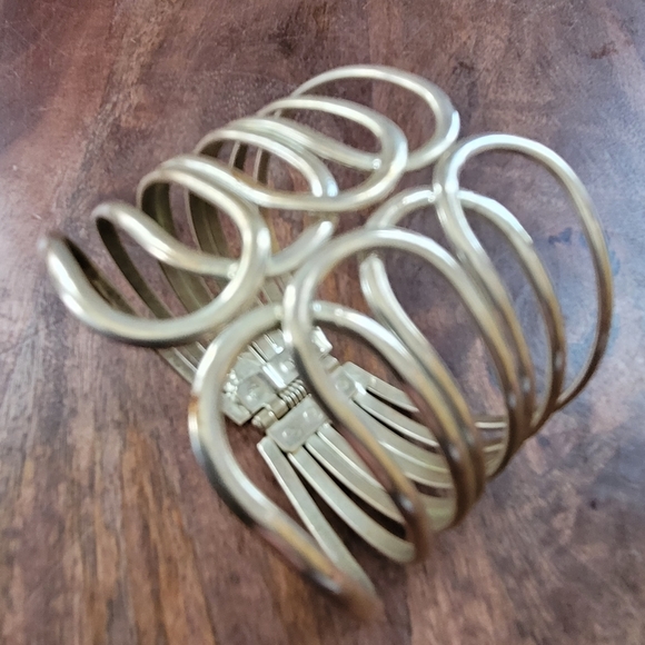 SILVER HINGED CUFF - BRACELET - Picture 5 of 5
